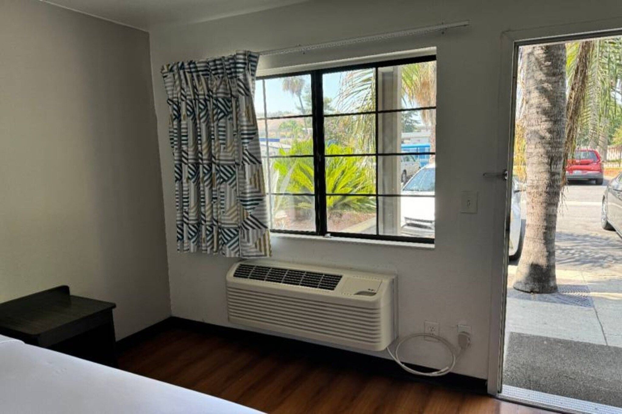 2 Queen Bed |  Los Angeles - Pomona, CA