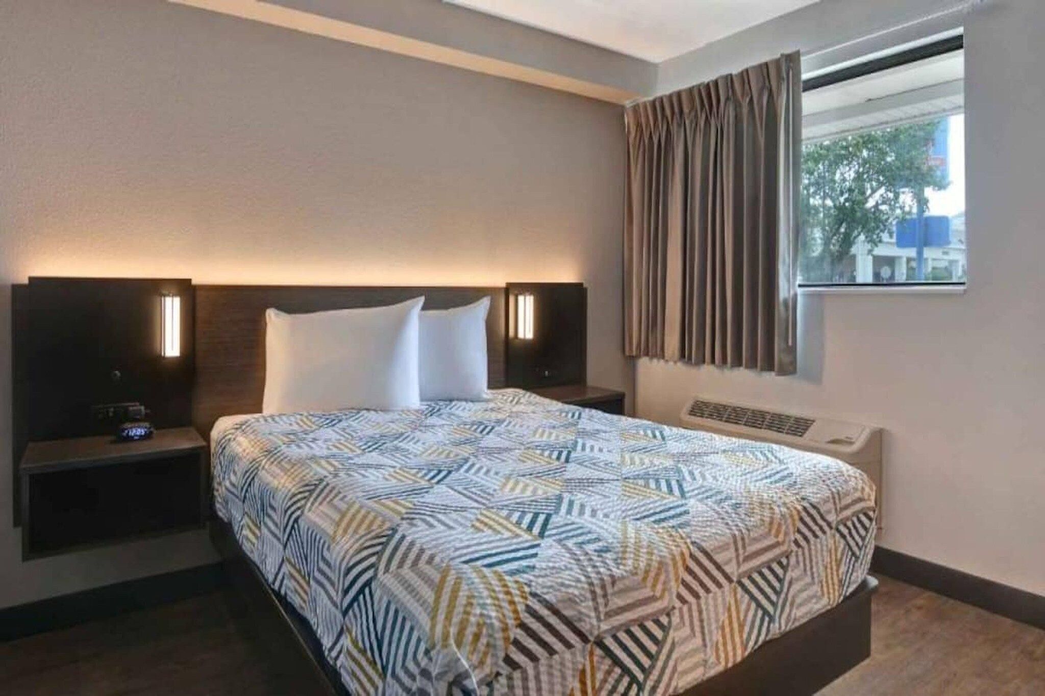 1 King Bed|non-smoking,kitchen - Jacksonville, FL