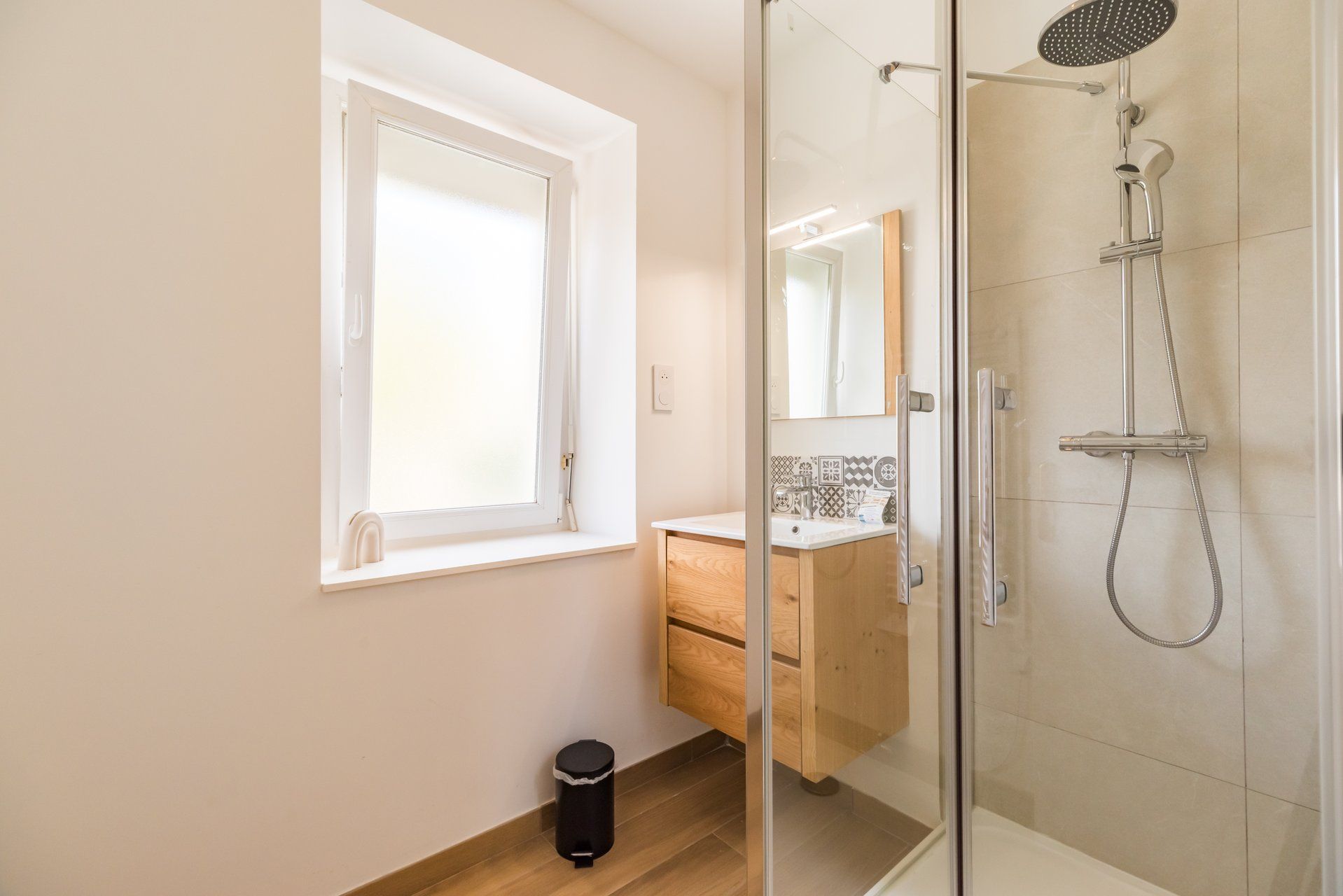 Shower, towels