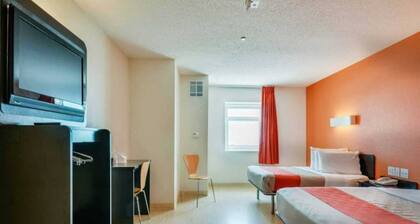 2 Full Beds | Kitchen