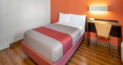 1 Full Bed | ADA/Tub/Mini Fridge