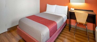 1 cama matrimonial | Adaptado para personas con discapacidad / Bañera / Mini refrigerador