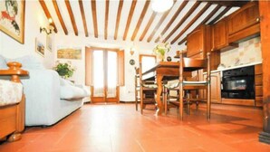 Living area - Rosi's Terrazzino – Relaxation and an Authentic Atmosphere in the Village (Castiglione della Pescaia)
