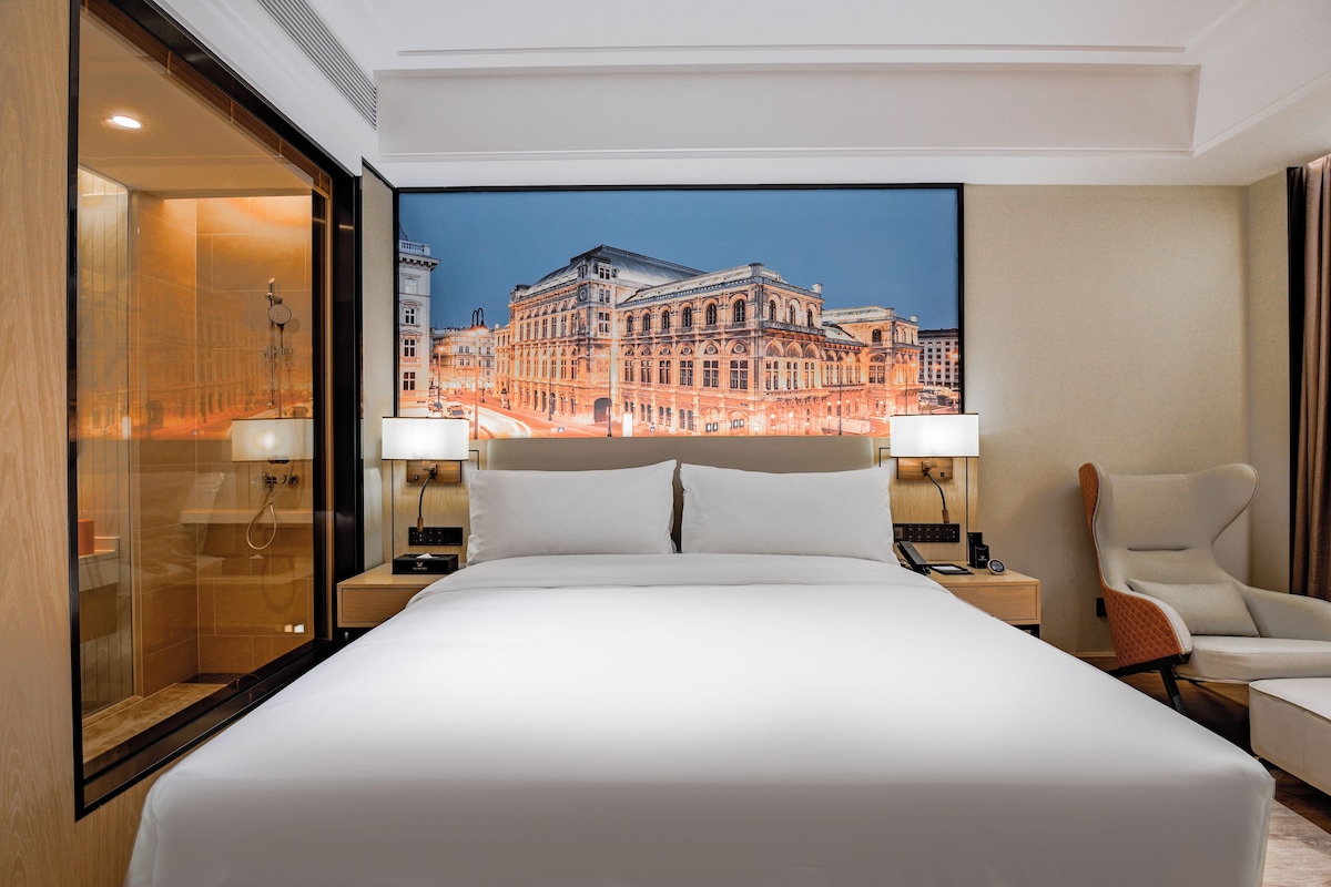 Superior Double Room | Minibar, WiFi (free), bed sheets