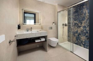 Bathroom - Vrbo Property (Estepona)