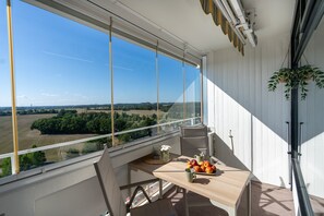 Outdoor dining - Vrbo Property (Sierksdorf)