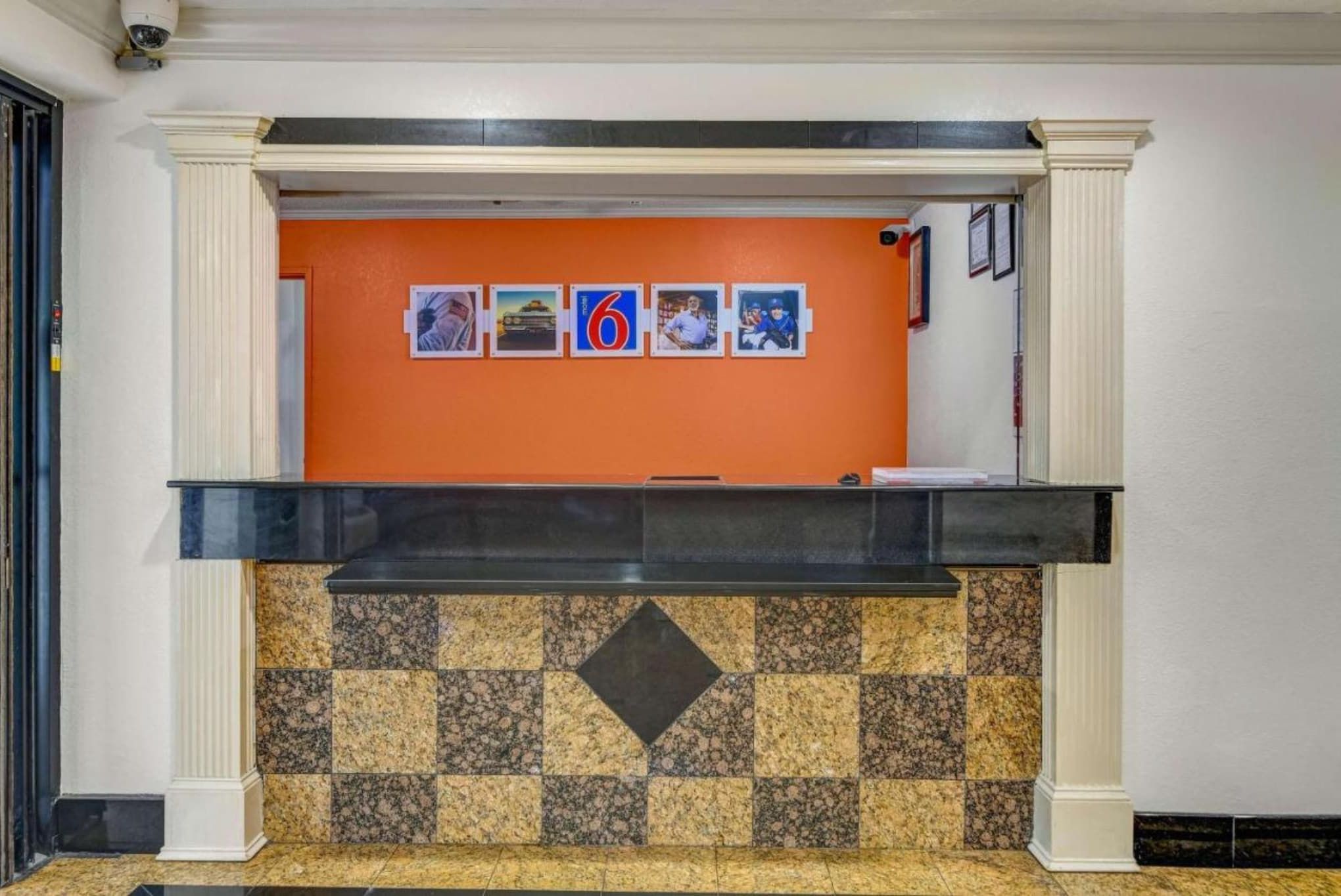 Entrance / Reception