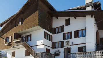 Esterni