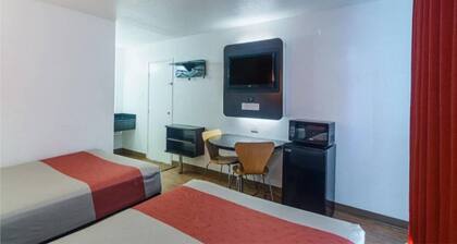 Motel 6 Ardmore, Ok_2 Full Beds | Smokin