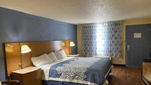 Unclassified image, 4 of 26, button - Spacious Queen Bed Room|Free Wifi (Savannah GA)