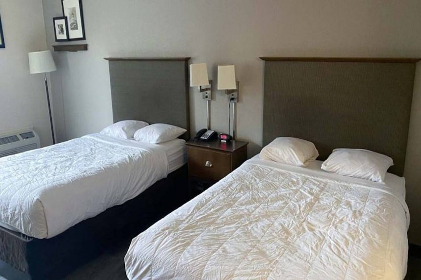 2 Full Beds | Smoking - Rochester, NY