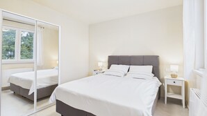 Room - New Suite 3-bedroom Apartment With Sea View (Umag)