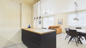 Dining - New Suite 3-bedroom Apartment With Sea View (Umag)