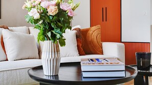 Living area - One-Bedroom Apartment (Paris)