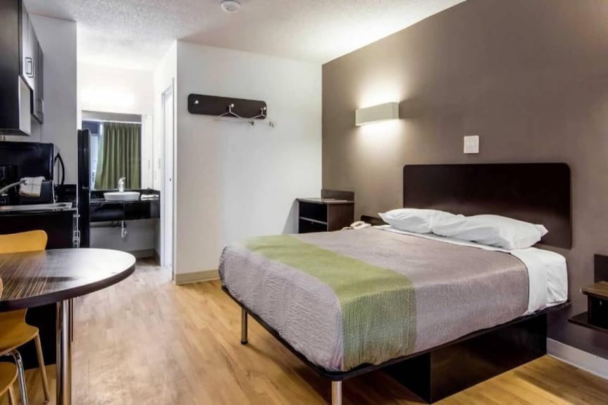 Comfy Queen Bed|free Wifi &Parking - LaGrange, GA