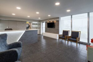 Lobby - 2 Queen Beds|Suite,Smoking,Kitchen (Hickory)