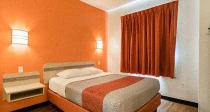 1 queen bed | non-smoking