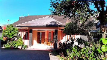 Villa familiar, 5 habitaciones, patio, vistas al jardín | Exterior