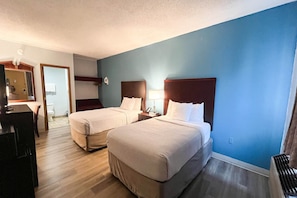 Room - 2 Full Beds | Non-Smoking, Hot Tub (Tiffin)