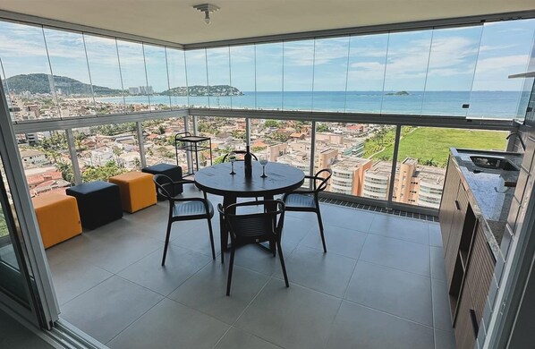 Unclassified image, 1 of 19, button - Vrbo Property (Guarujá)