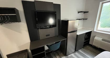 2 Full Beds | Non-Smoking, Micfridge