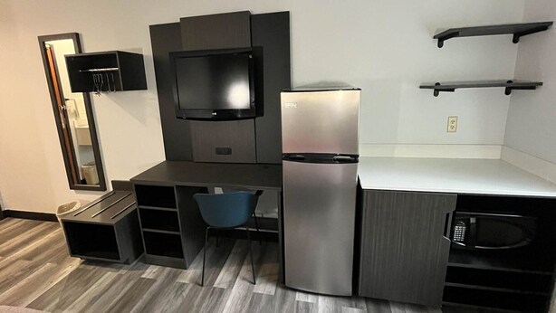 Interior - 2 Full Beds | Non-Smoking, Micfridge (Urbana, IL)