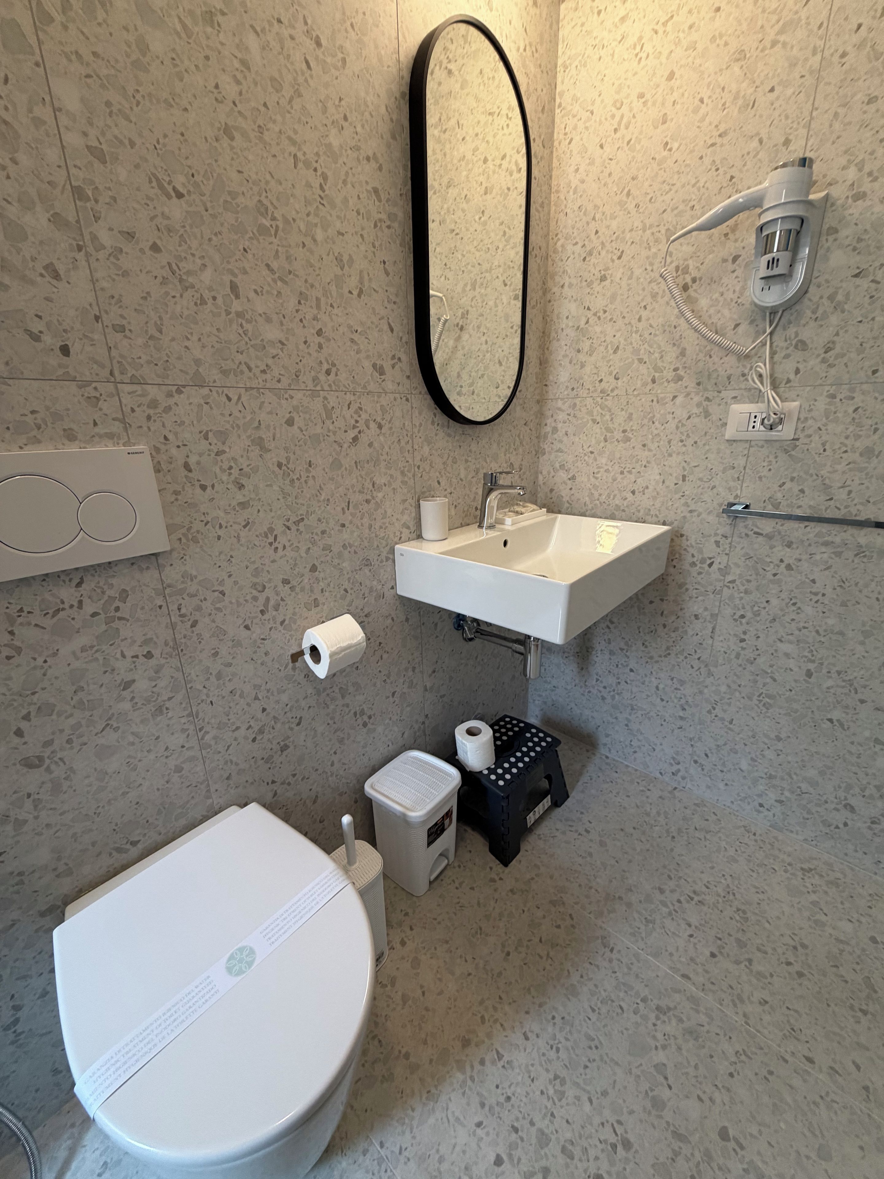 Room, Courtyard View | Bathroom