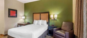 1 King Bed|Non-Smoking,Kitchen,Shower
