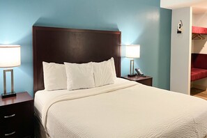 Room - 1 King Bed | Non-Smoking, Micfridge (Tiffin)