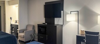 2 Queen Beds | Non-Smoking, Micfridge