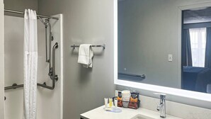 Bathroom - 1 King Bed | Non-Smoking, Micfridge (Chillicothe)