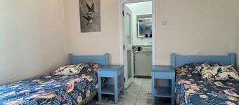 Birds of Paradise: An authentic vacation home just 6 minutes from the Mediterranean Sea.