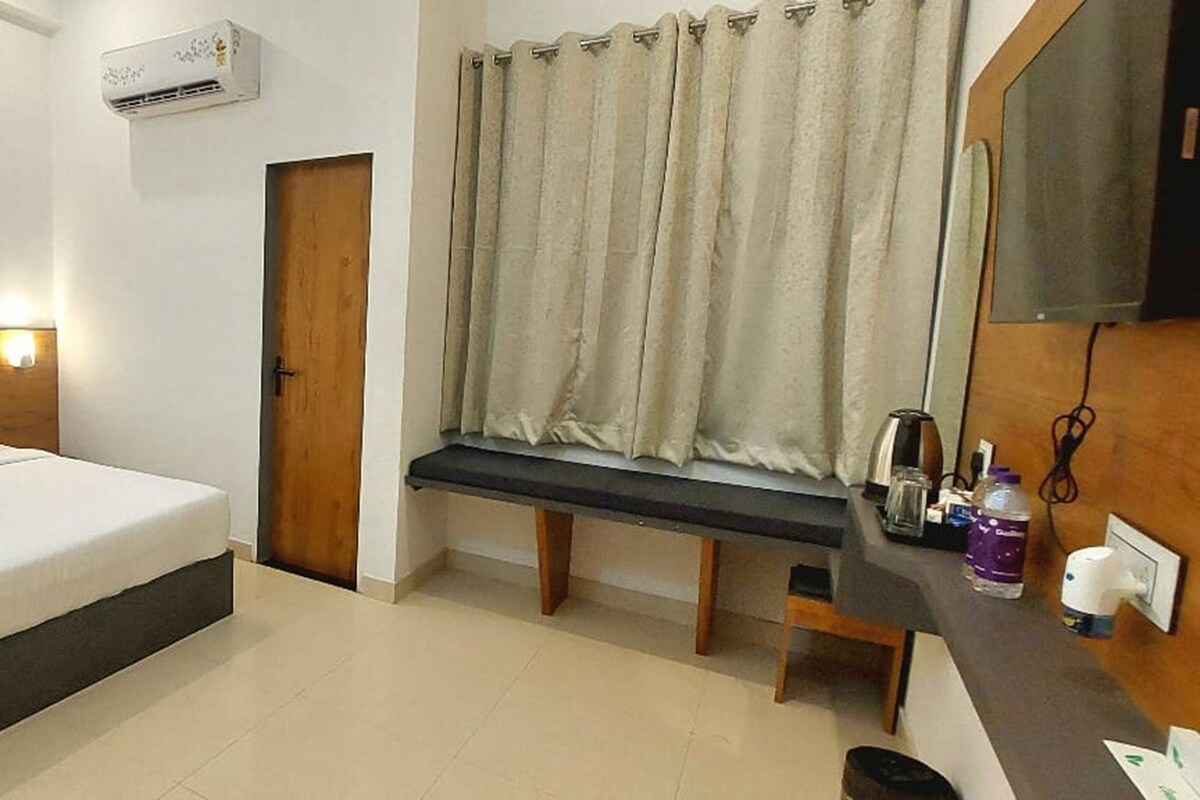 Double Room | Desk, laptop workspace, free WiFi