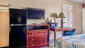 Room - 2 Queen Beds | Smoking, Micfridge (Effingham)