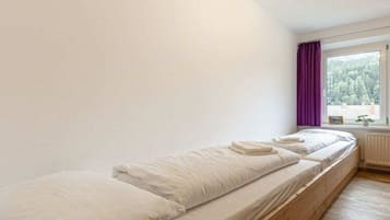 Free WiFi, bed sheets
