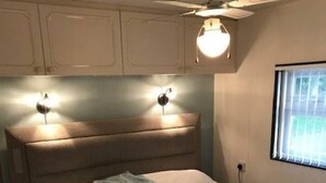Room - 12 Lakeside Luxury | The Lodge | Sleeps 8 (Somerset)