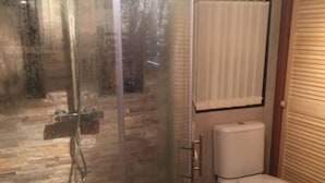 Bathroom - 12 Lakeside Luxury | The Lodge | Sleeps 8 (Somerset)