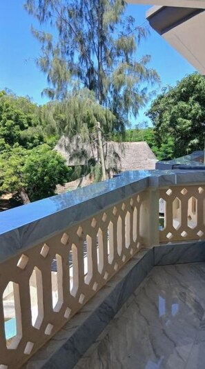 Property grounds - Beach View modern studio Diani (Kwale County)