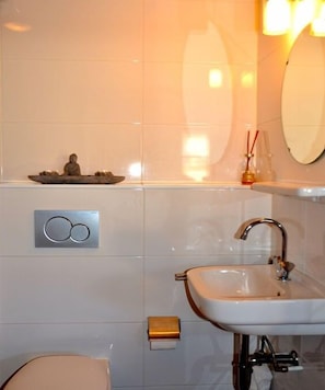 Bathroom - Holiday home in Limmen with swimming pool (Limmen)