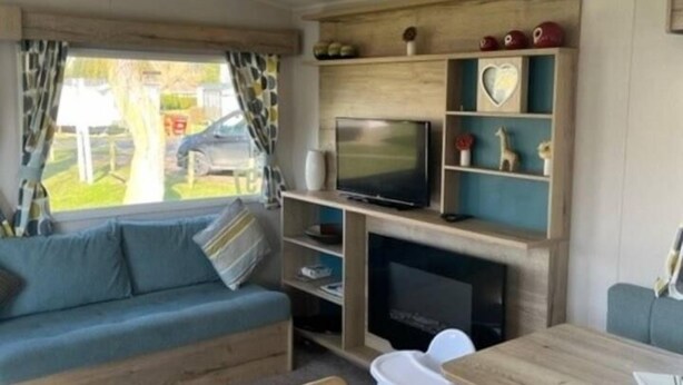 Living area - 97 Nautical Cove – Family Escape | Sleeps 8 (Somerset)