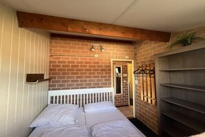 Room - in the Geestmerambacht bungalow park (Schoorldam)