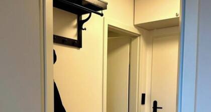 Apartment 182, Sea Love