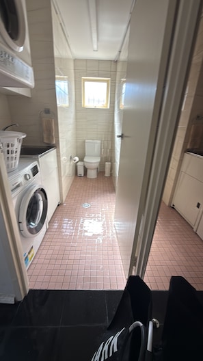 Bathroom - North bondi 2-bedroom townhouse with garden and ocean glimpses (North Bondi)