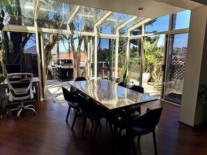 Dining - North bondi 2-bedroom townhouse with garden and ocean glimpses (North Bondi)