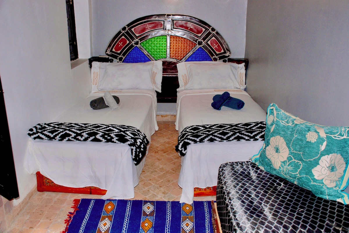 Twin Room | Free WiFi