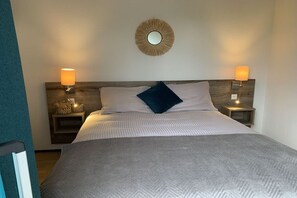 Room - Holiday home in Brouwershaven with barbecue (Brouwershaven)
