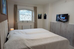 Room - Holiday apartment with 2 bedrooms (Julianadorp aan Zee)