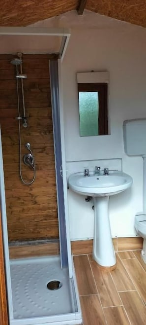 Deluxe-Bungalow, Flussblick | Badezimmer