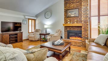 Apartment (2 Bedrooms) | Front of property
