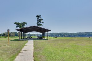 Gambar tidak terklasifikasi, 3 dari 25, tombol